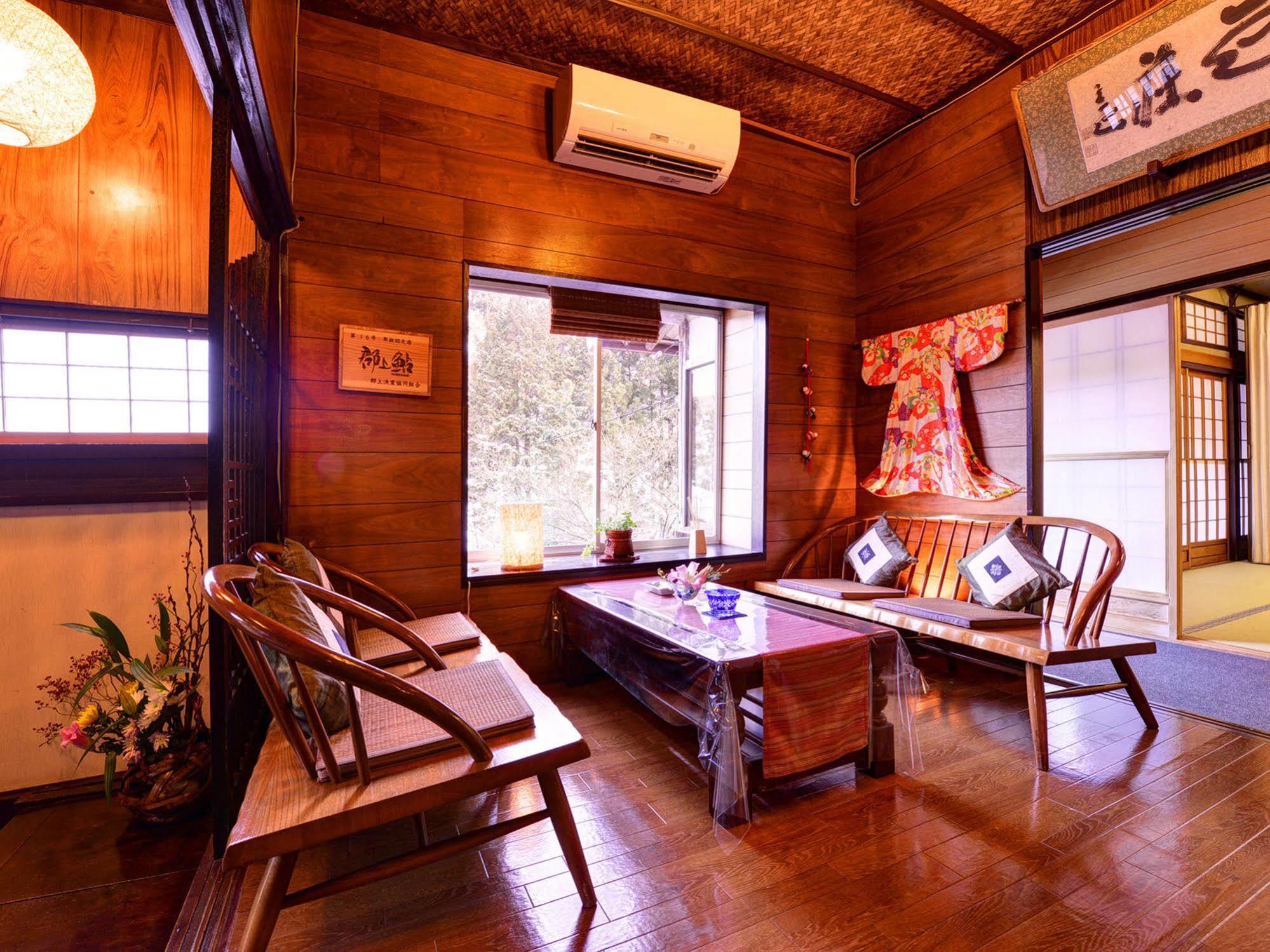 Ryoriryokan Kinshokan Gujō Extérieur photo